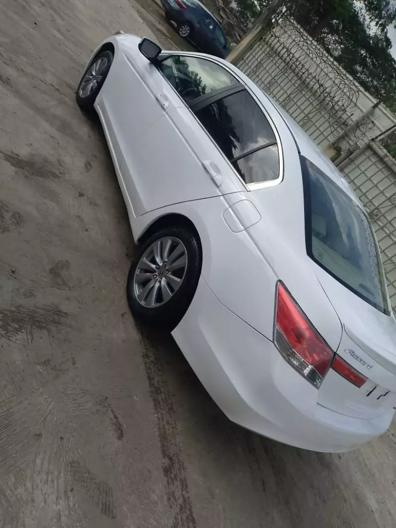 Honda Accord   - 2012