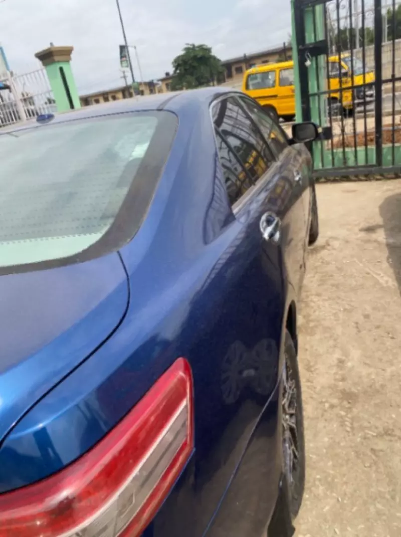 Toyota camry   - 2010
