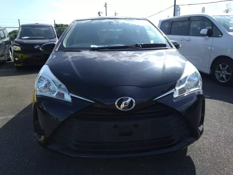 Toyota Vitz   - 2018