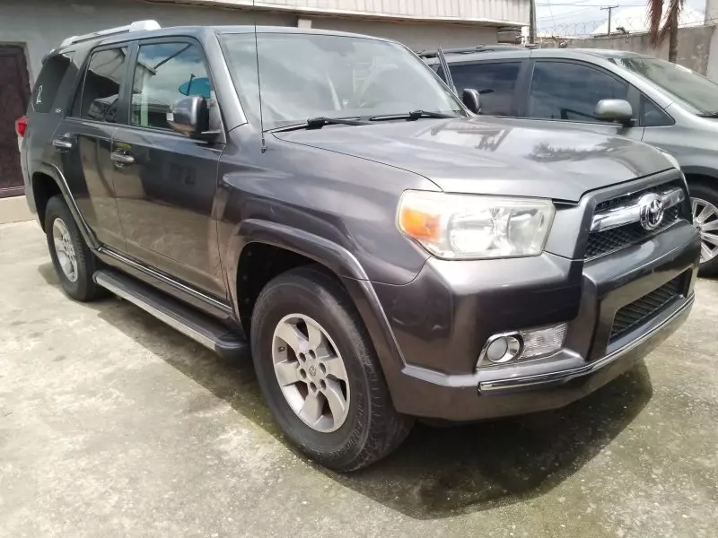 Toyota 4-Runner   - 2010
