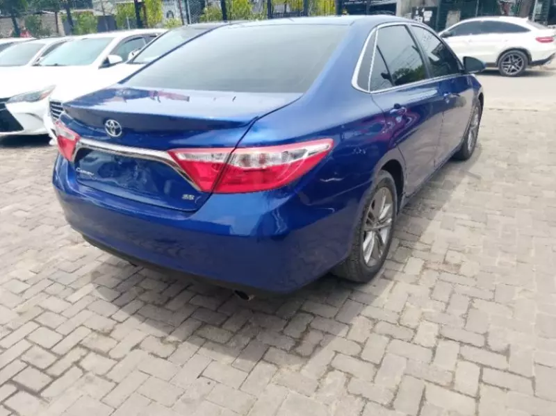 Toyota Camry   - 2016