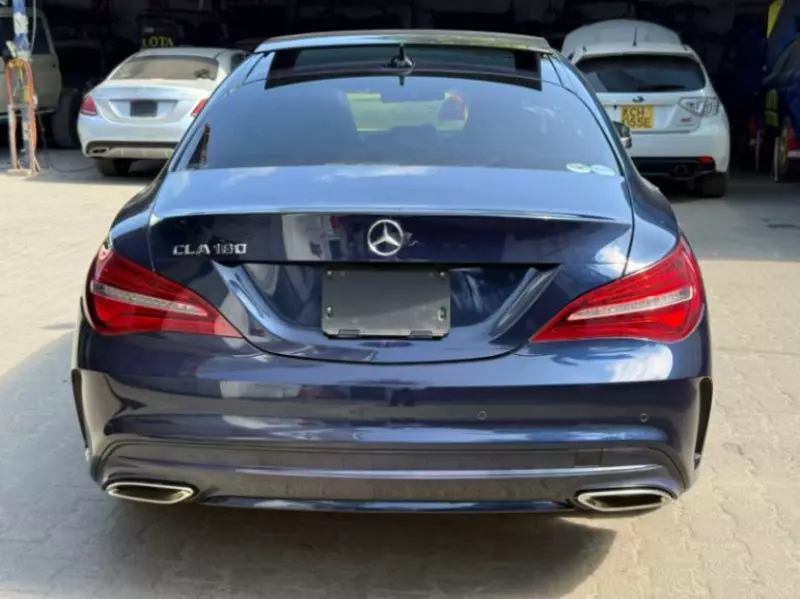 Mercedes-Benz CLA 180