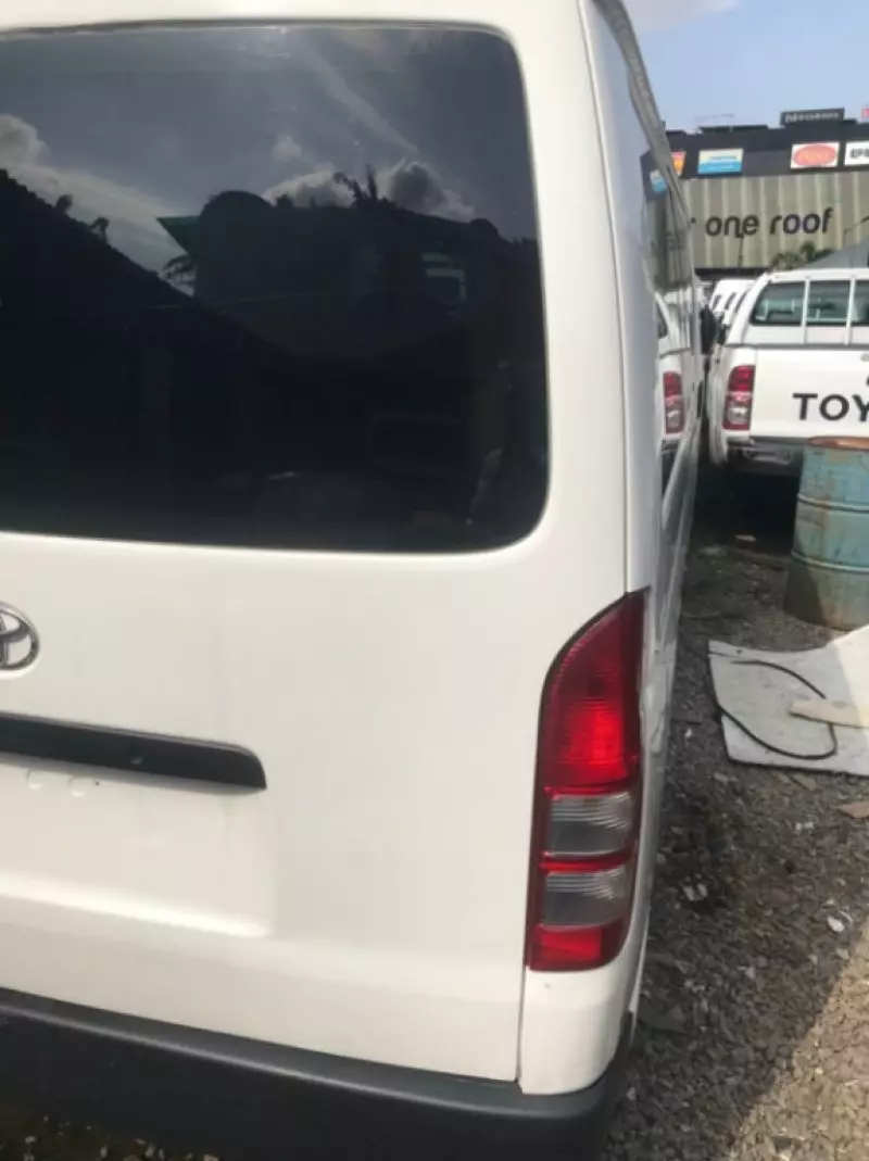 Toyota Hiace   - 2013
