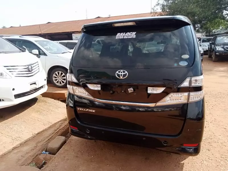 Toyota Vellfire    - 2011