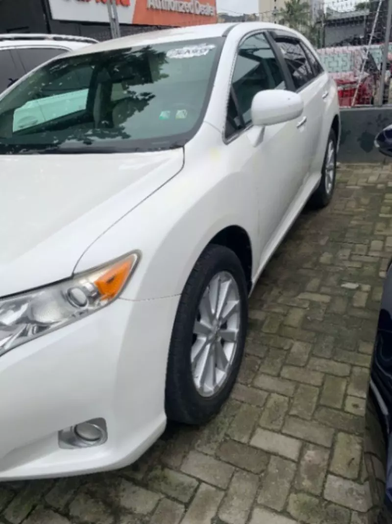 Toyota Venza   - 2013