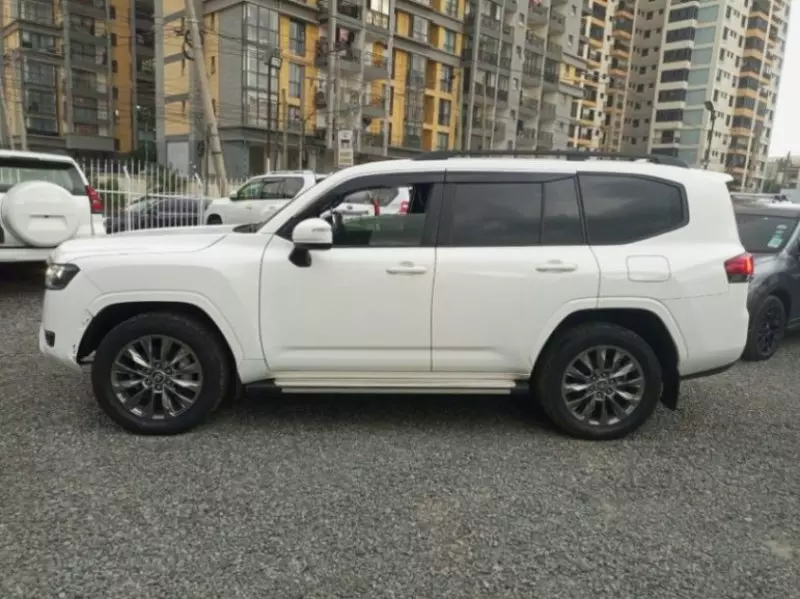 Toyota Landcruiser 300   - 2023