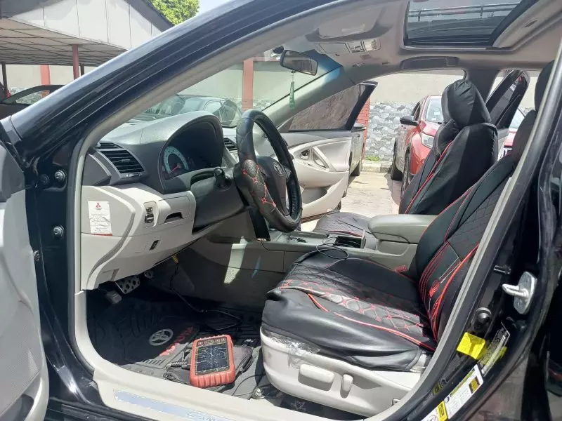 Toyota Camry   - 2011