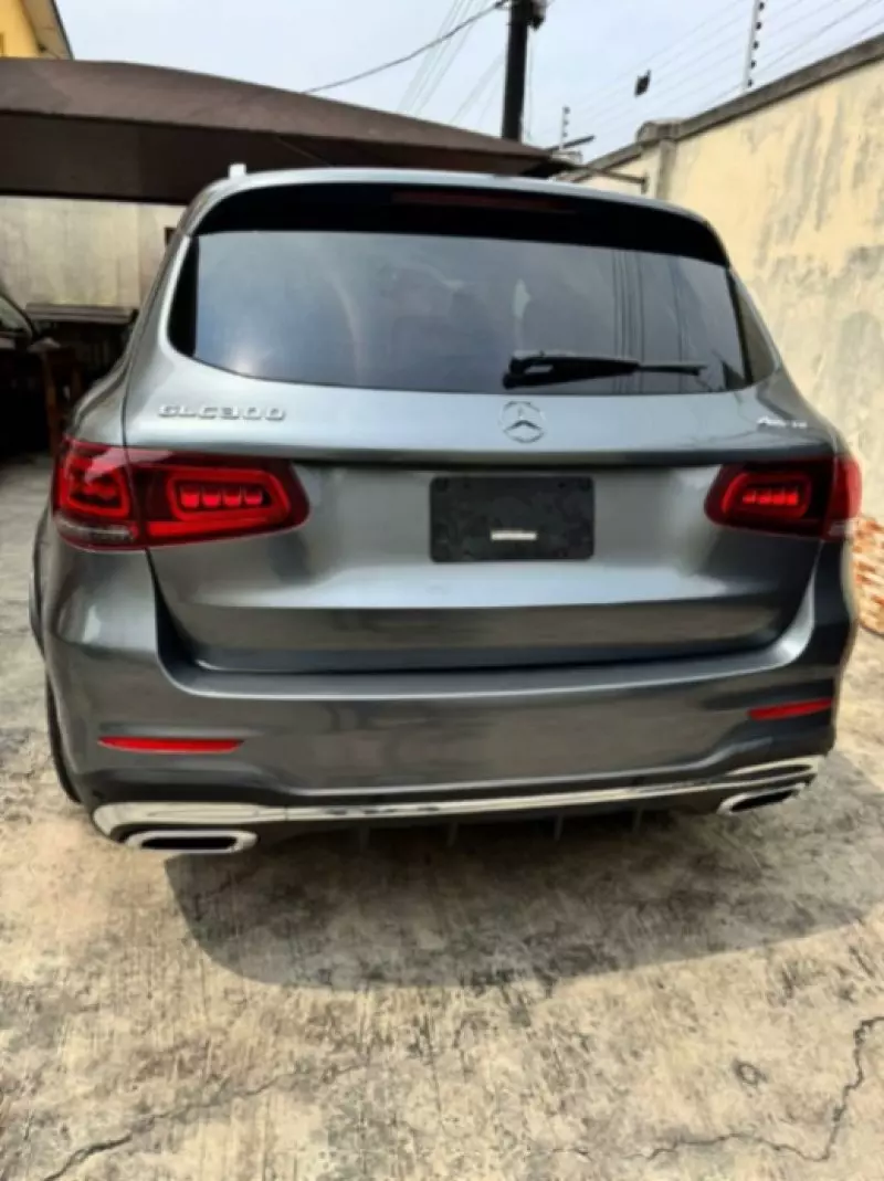 Mercedes-Benz GLC 300   - 2021