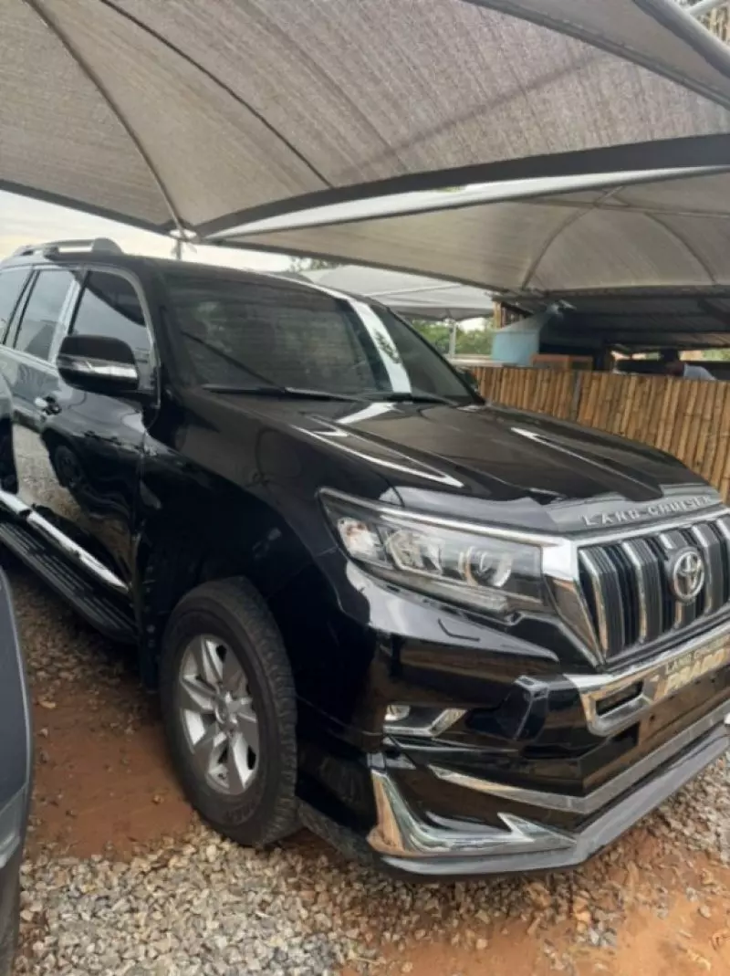 Toyota Land Cruiser Prado   - 2023
