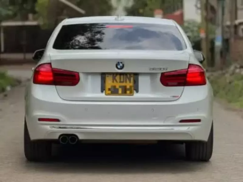 BMW 320i   - 2016