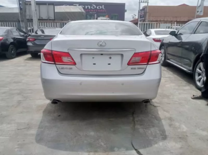 Lexus ES 350   - 2011