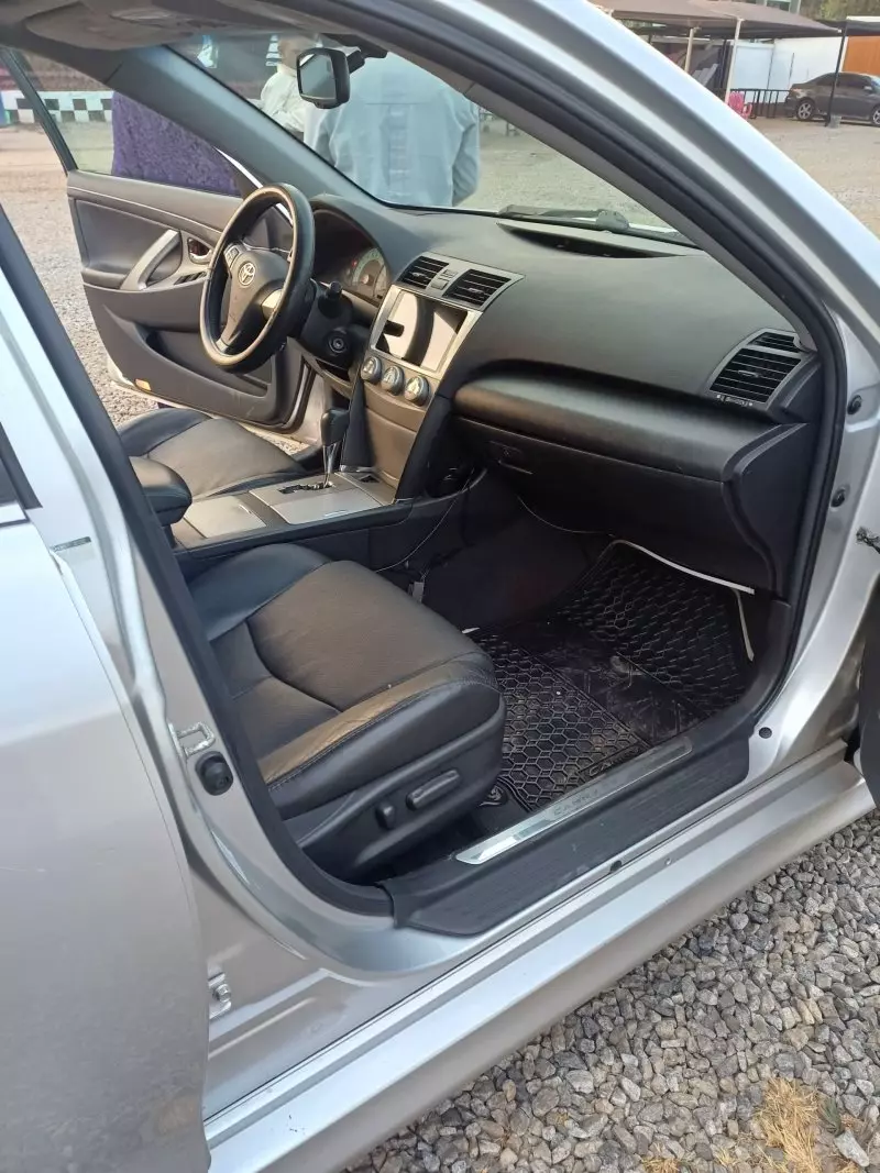 Toyota Camry   - 2009