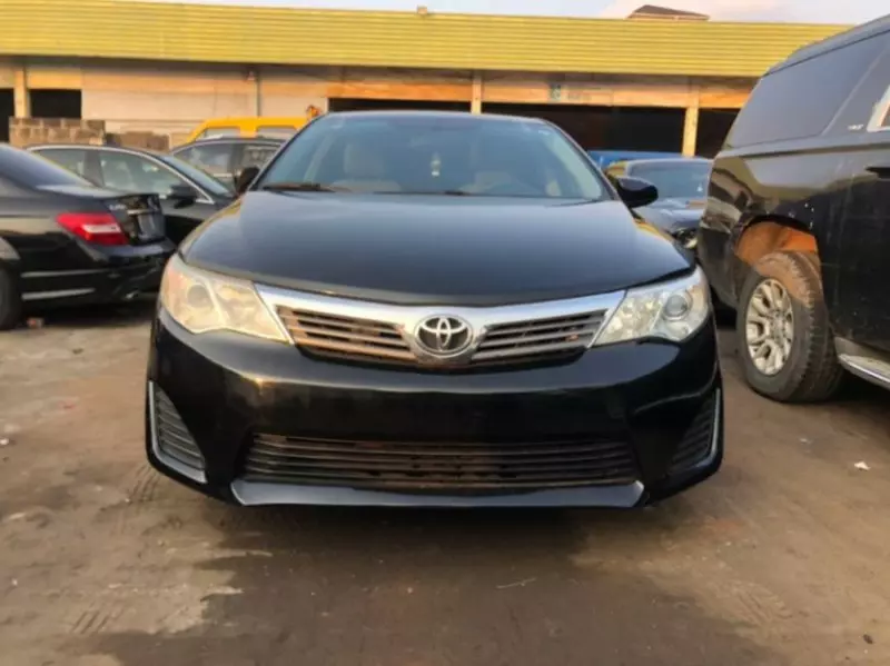 Toyota Camry   - 2013