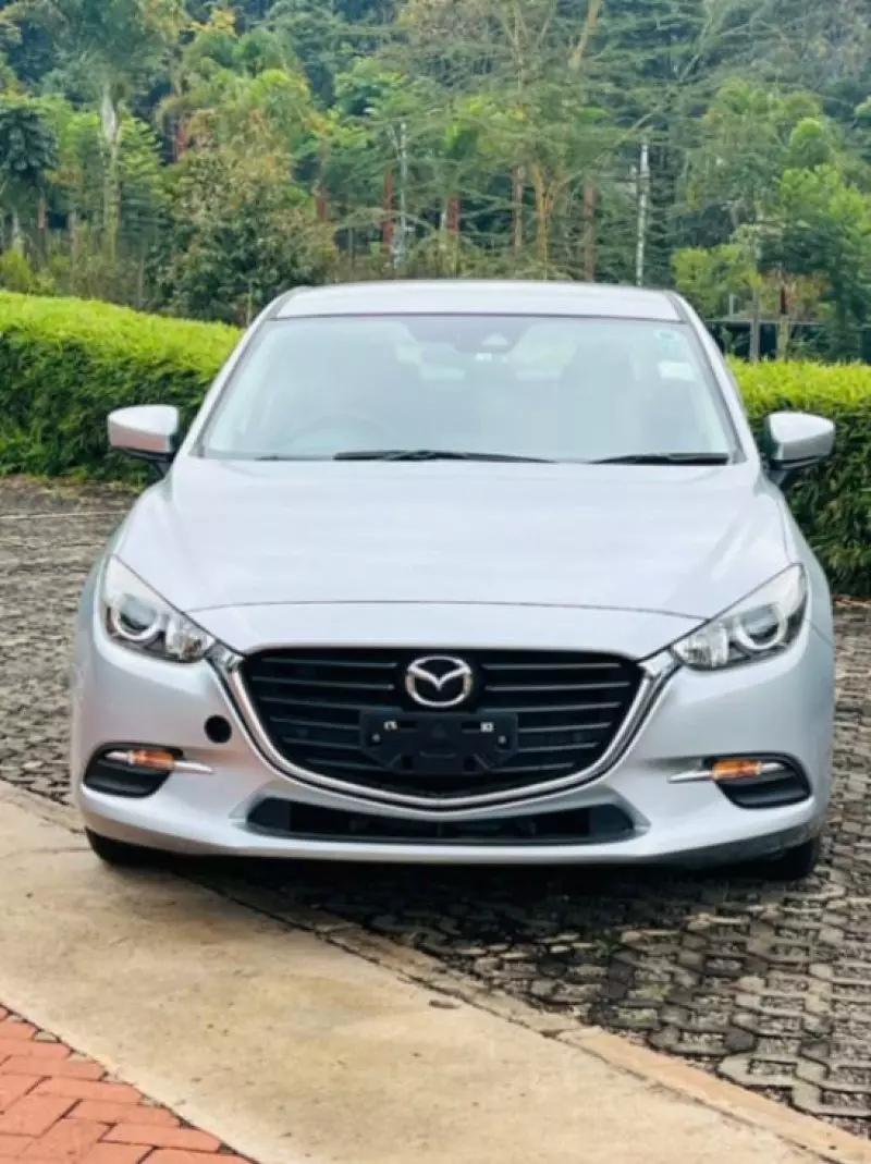Mazda Axela    - 2018