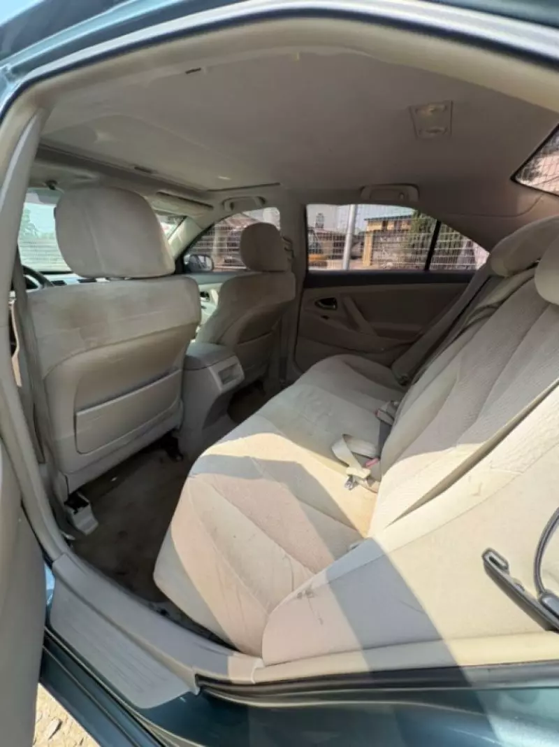 Toyota Camry   - 2011