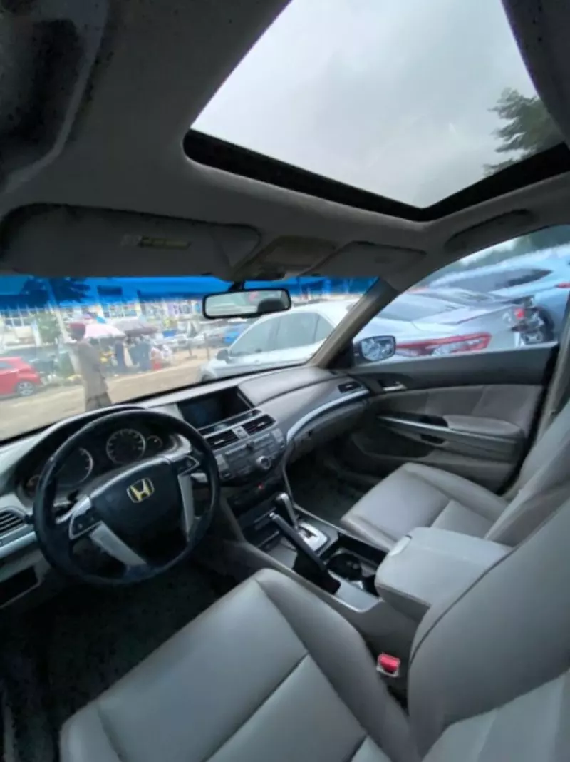 Honda Accord   - 2009