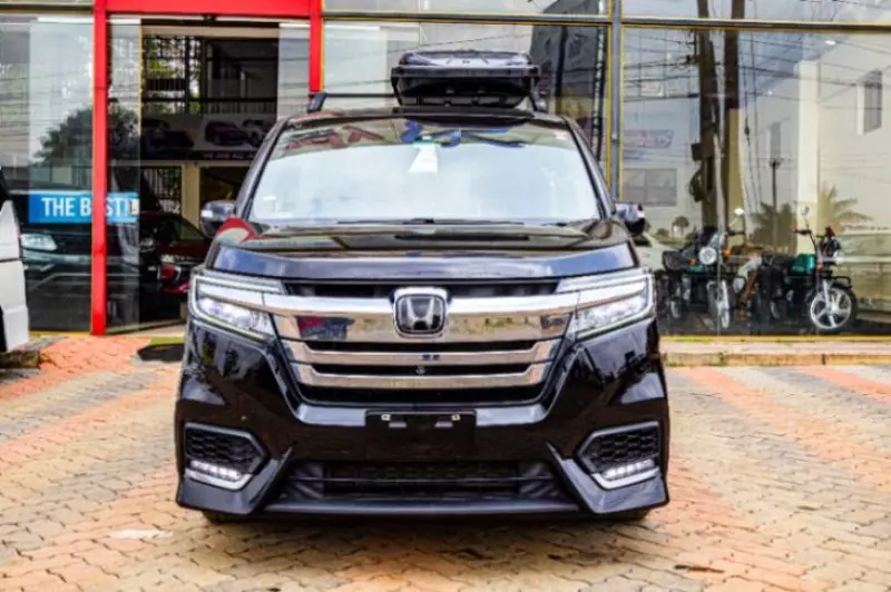 Honda Stepwgn Spada   - 2018