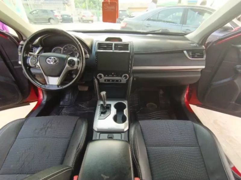 Toyota Camry   - 2013