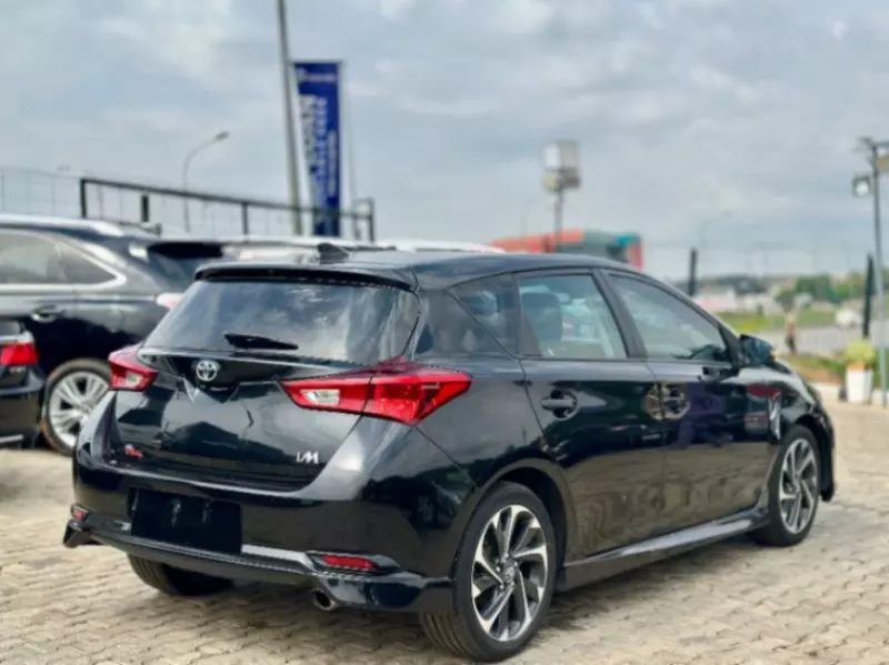 Toyota Corolla iM   - 2017