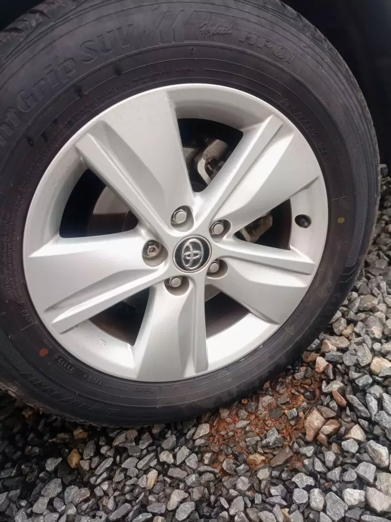 Toyota Harrier   - 2016