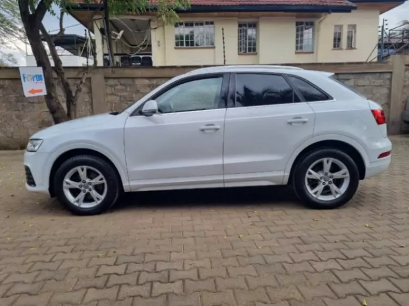 Audi Q3   - 2017