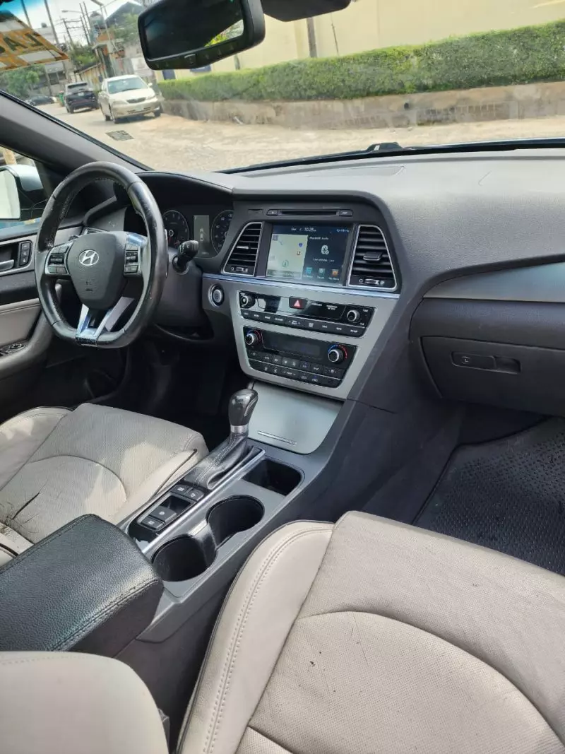 Hyundai Sonata   - 2015