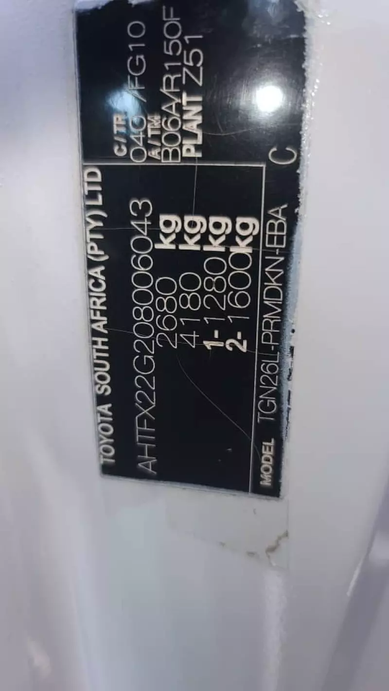 Toyota Hiace   - 2012