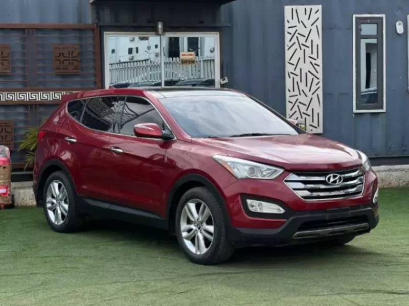 Hyundai Santa Fe   - 2013