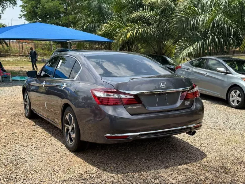 Honda Accord   - 2017