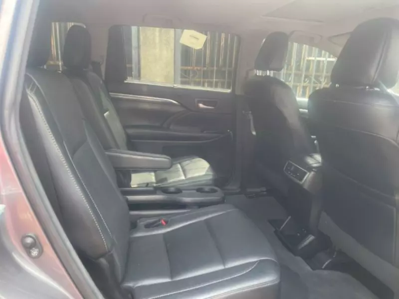 Toyota Highlander   - 2018