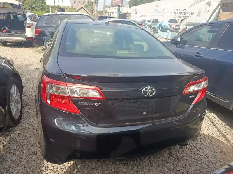 Toyota Camry   - 2012