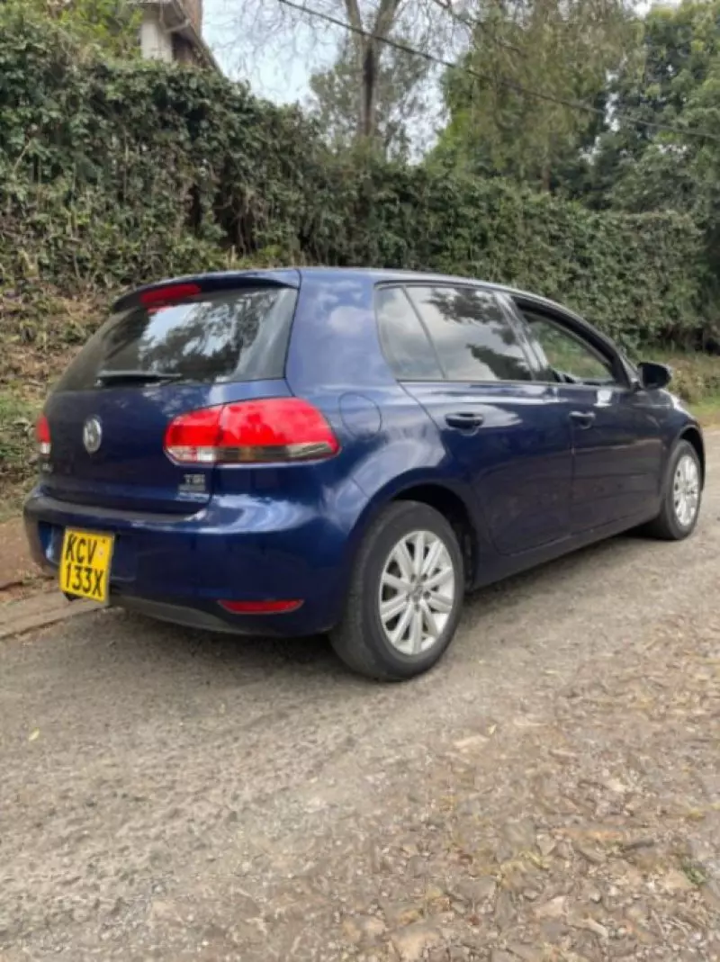 Volkswagen Golf   - 2012