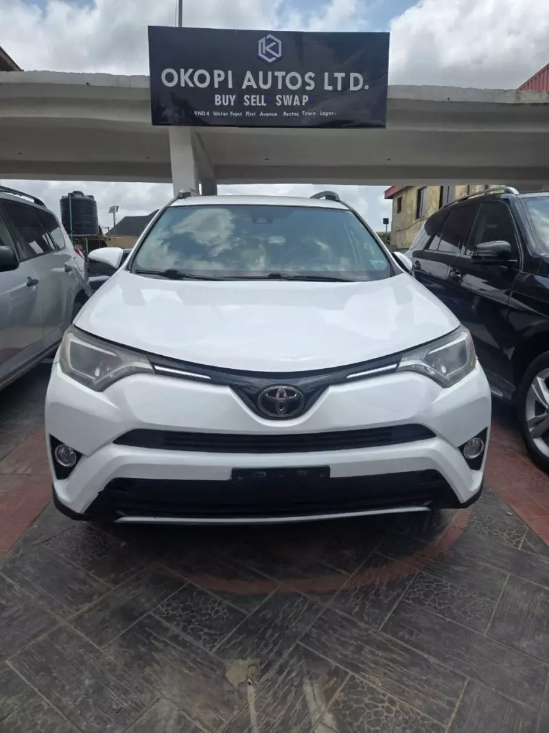 Toyota RAV4   - 2018