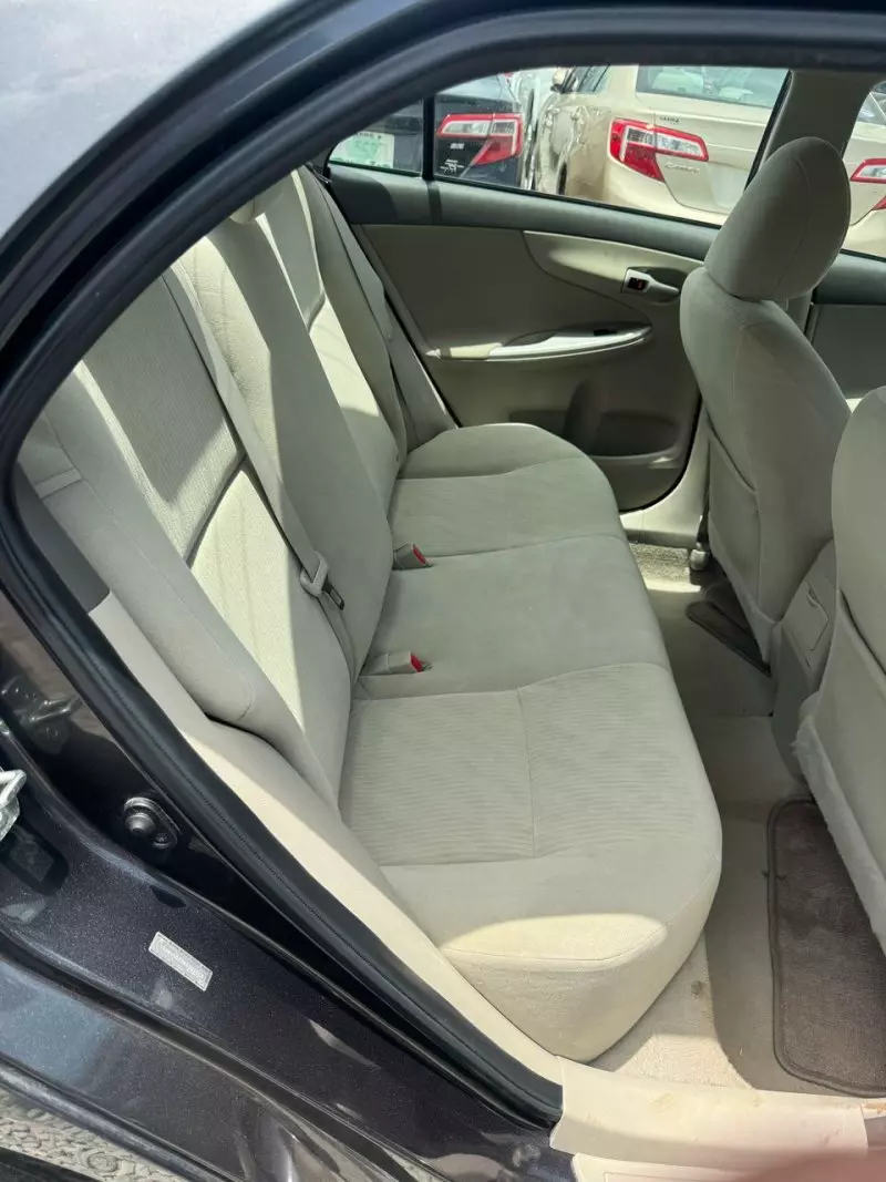 Toyota corolla   - 2010