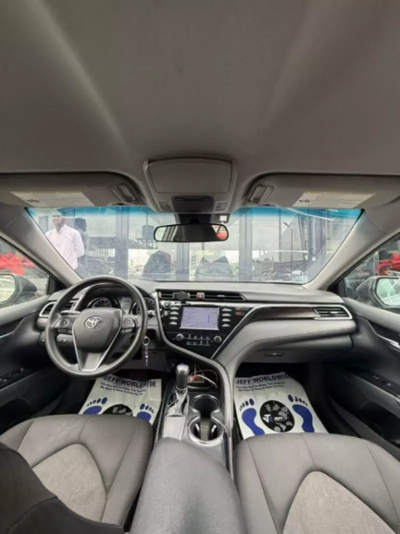 Toyota Camry   - 2018