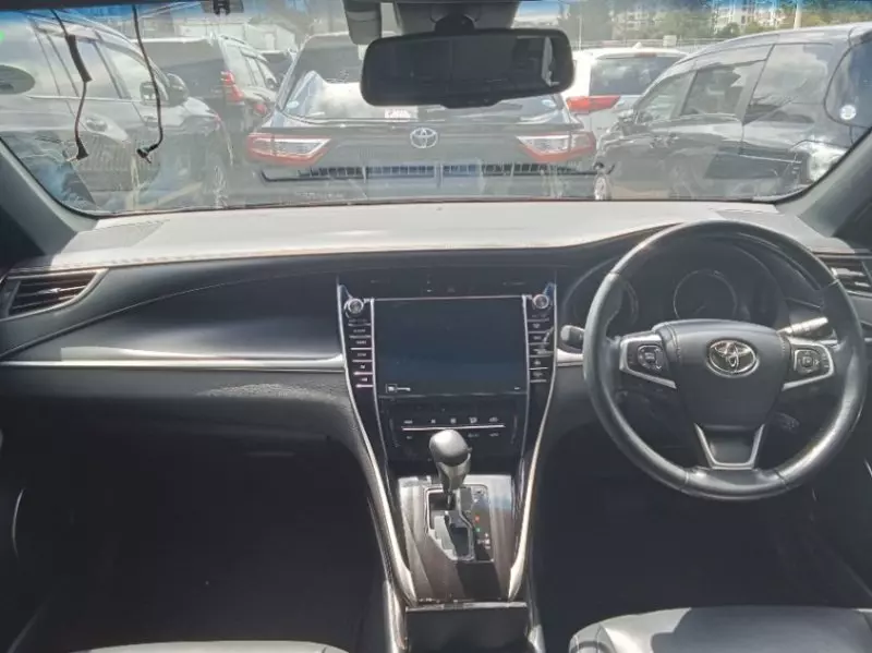 Toyota Harrier   - 2018