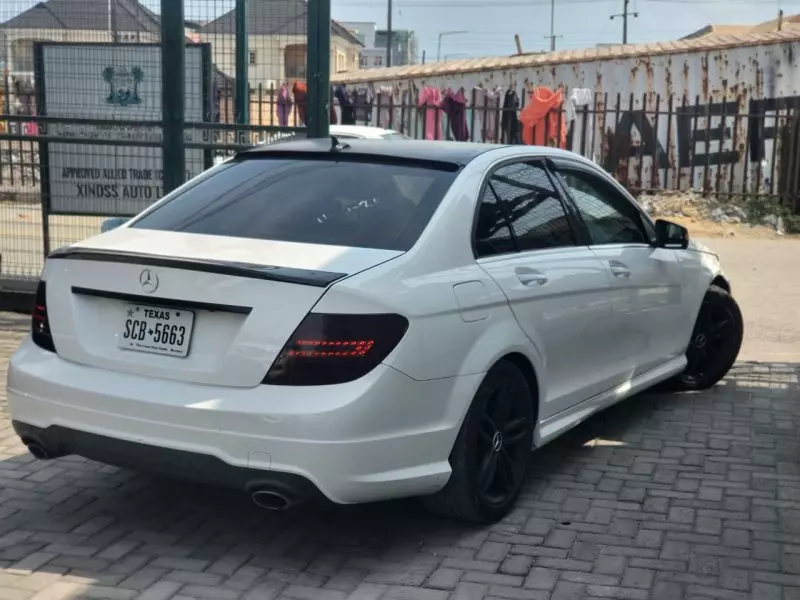 Mercedes-Benz C 300   - 2013