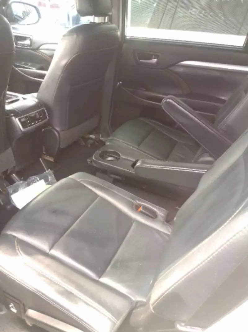 Toyota Highlander   - 2016