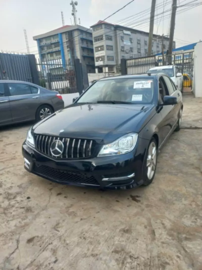 Mercedes-Benz C 300   - 2011