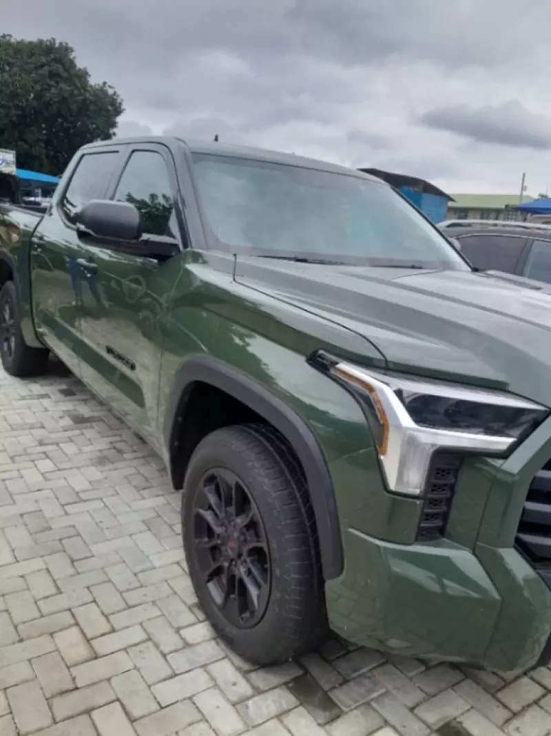 Toyota Tundra   - 2023