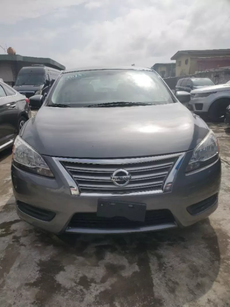 Nissan Sentra   - 2015