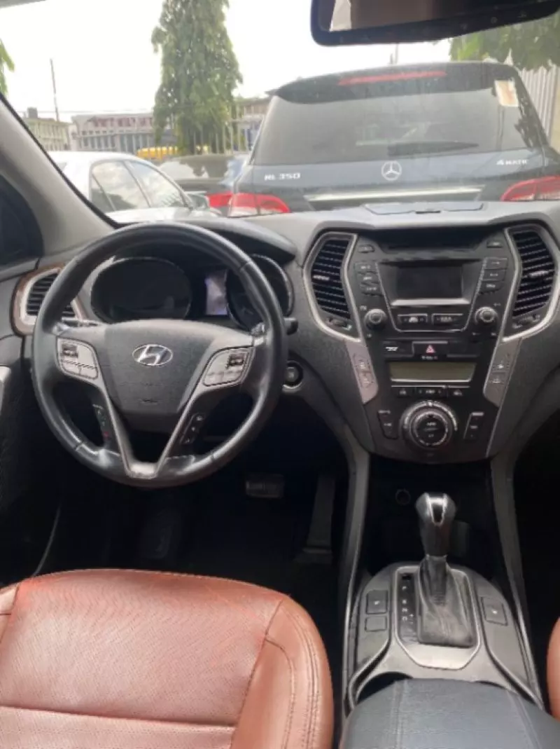 Hyundai Santa FE   - 2013