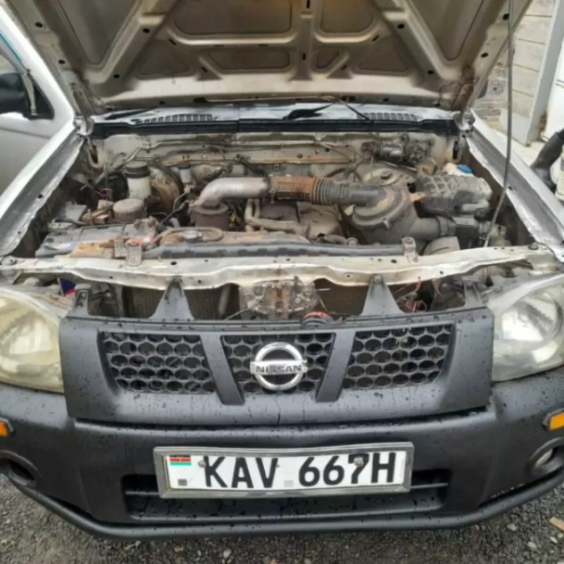 Nissan NV300   - 2000