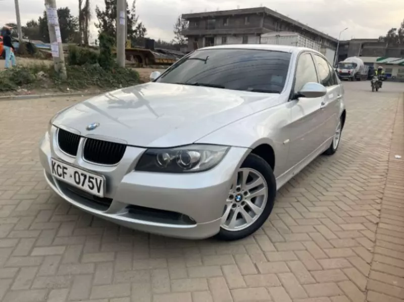 BMW 320i   - 2009