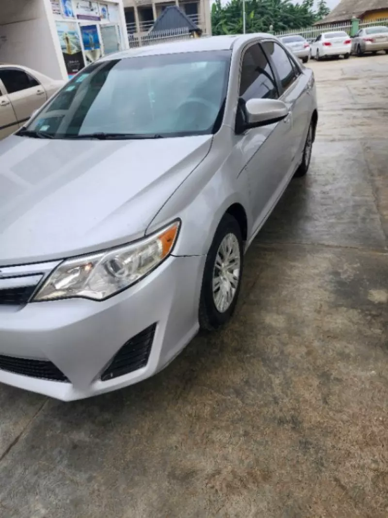 Toyota Camry   - 2012