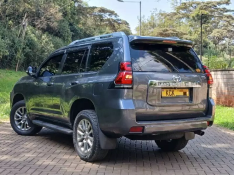 Toyota Landcruiser Prado   - 2011