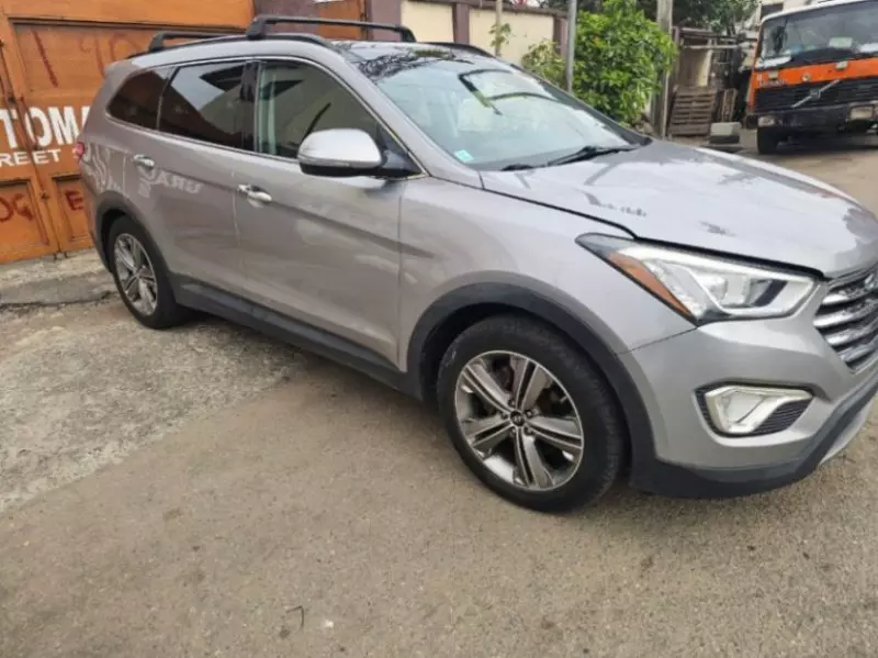 Hyundai Santa Fe - 2013