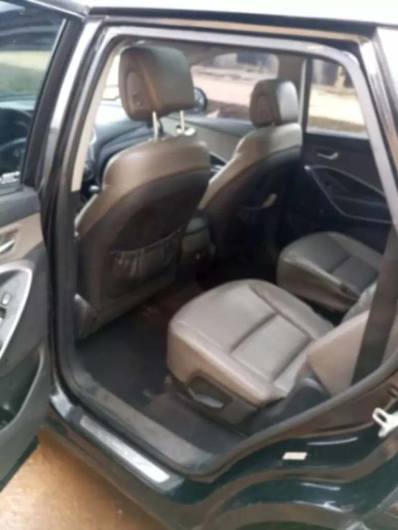 Hyundai Santa Fe   - 2013
