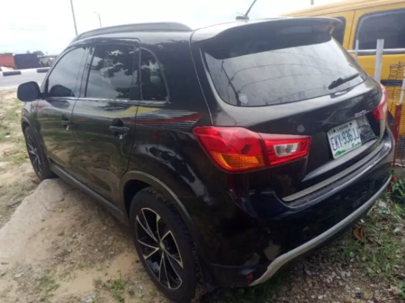 Mitsubishi Outlander Sport   - 2013