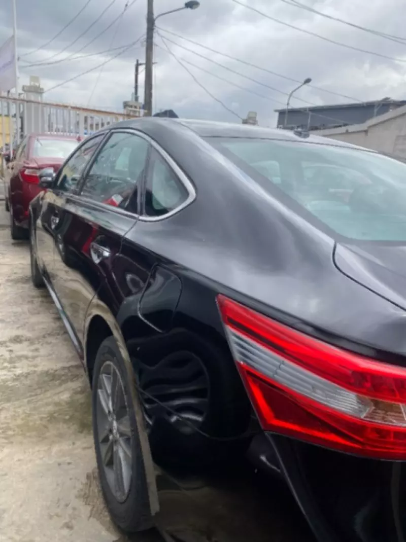 Toyota Avalon   - 2015